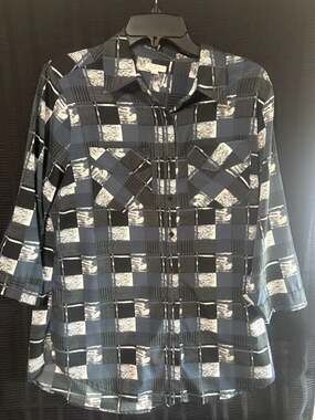 Avalon Femme Blue and Black Geometric Grid Pattern Button-Up Shirt